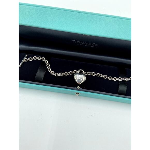 Tiffany and Co. Full Heart Toggle Bracelet in Sterling Silver - Picture 3 of 9
